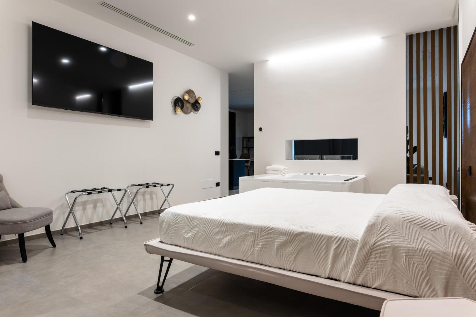 Luxury Suite New Look Монополи Экстерьер фото